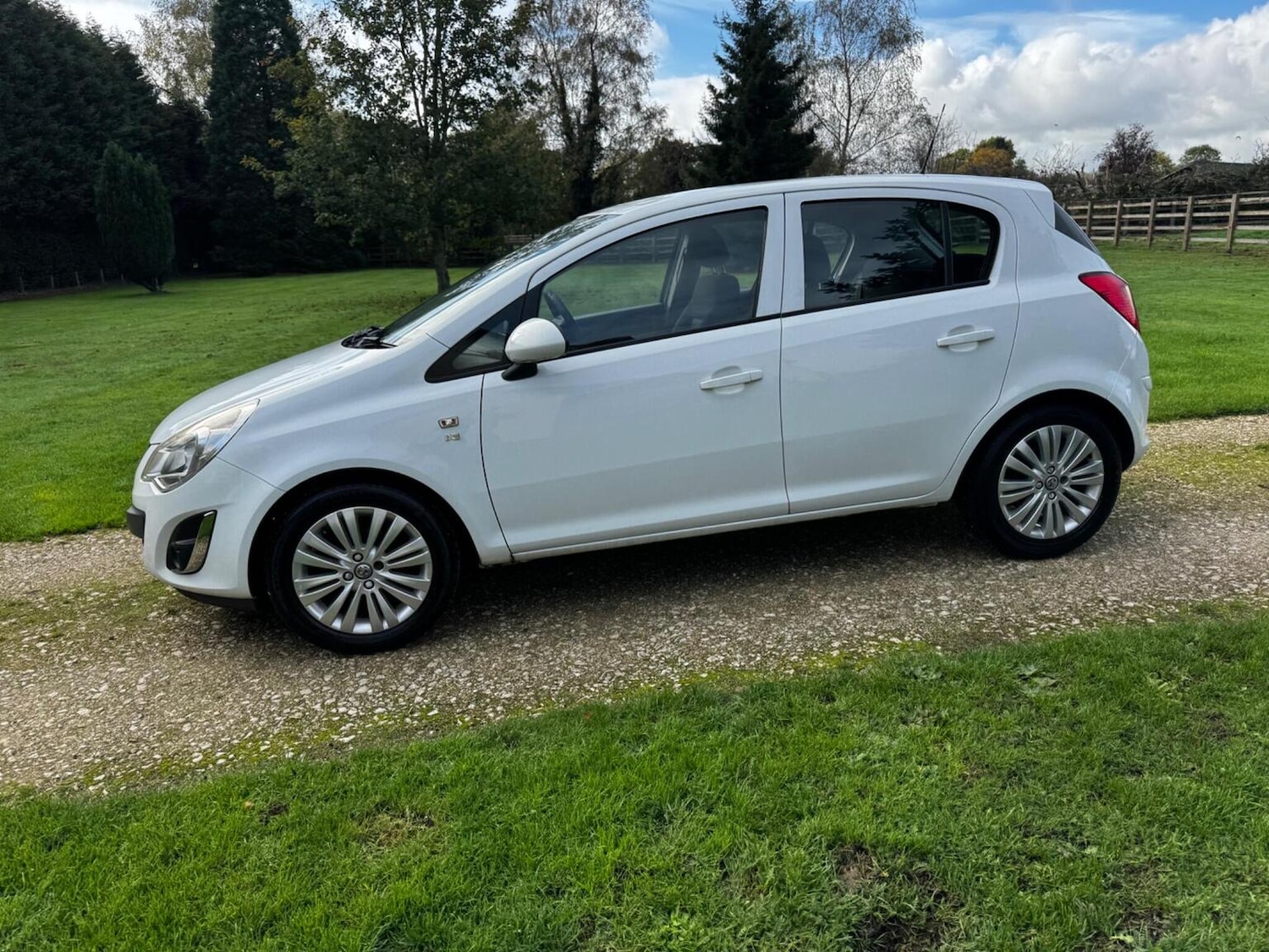 Used Vauxhall Corsa 2011 for sale - 76355928: Photo 34