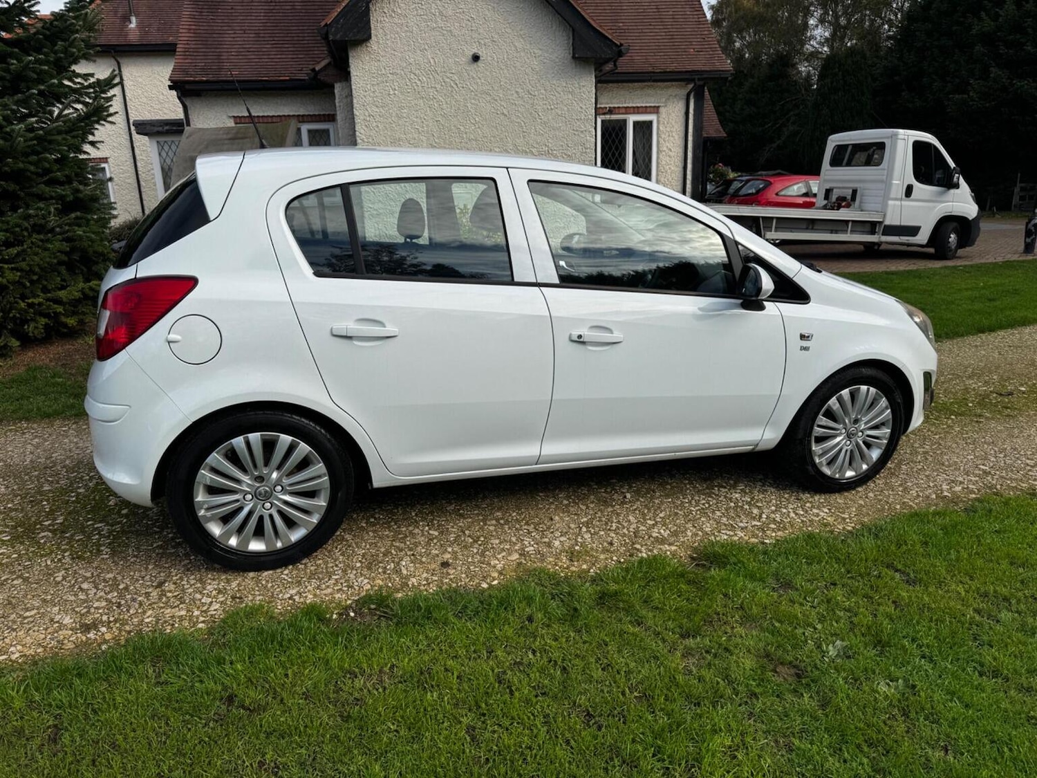 Used Vauxhall Corsa 2011 for sale - 76355928: Photo 4