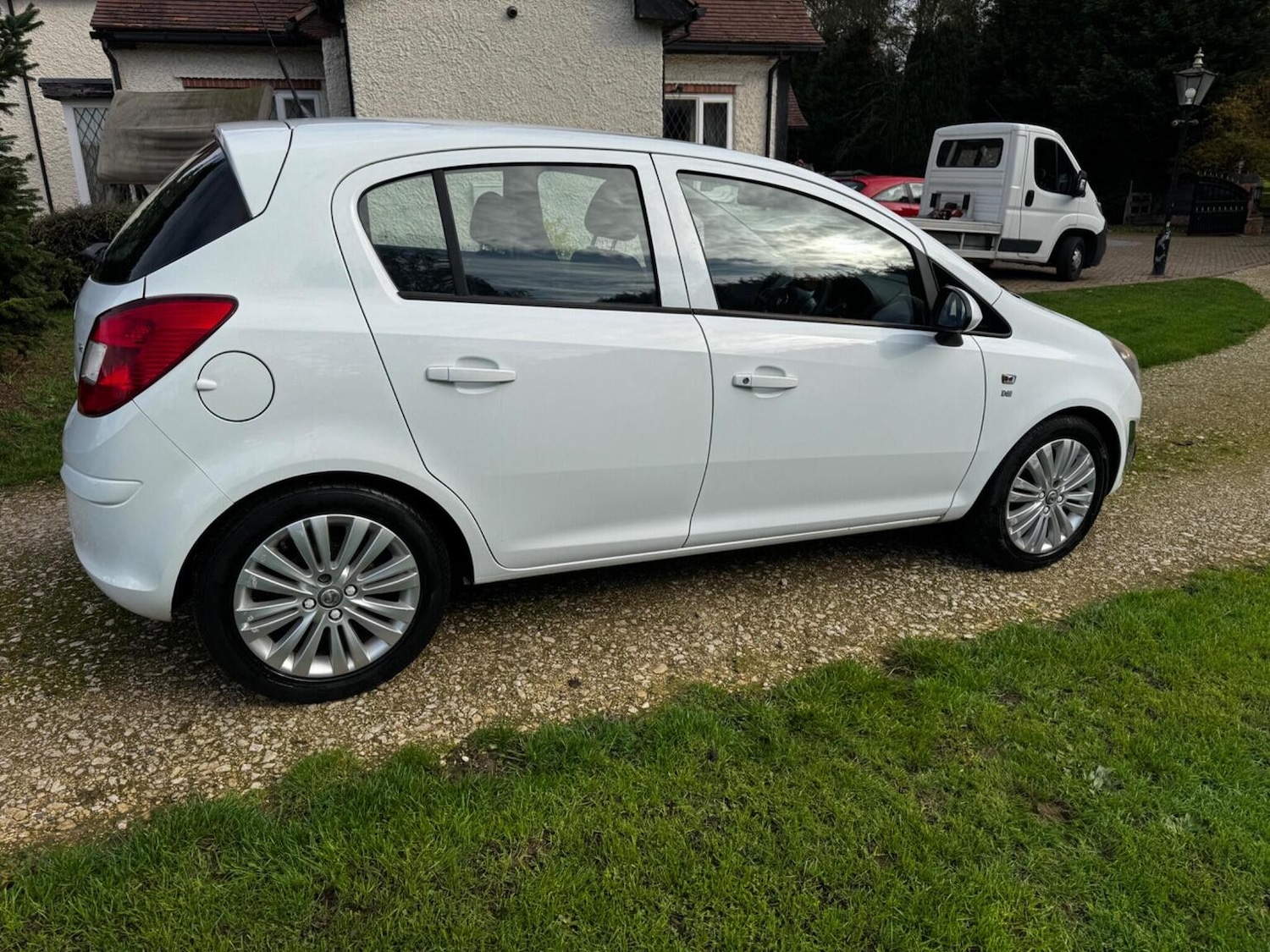Used Vauxhall Corsa 2011 for sale - 76355928: Photo 5