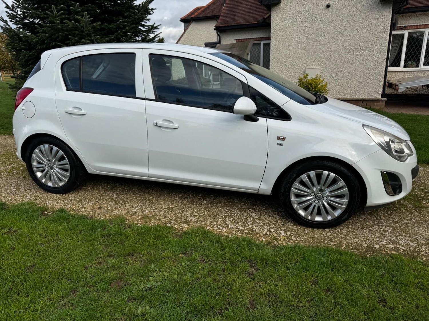 Used Vauxhall Corsa 2011 for sale - 76355928: Photo 8