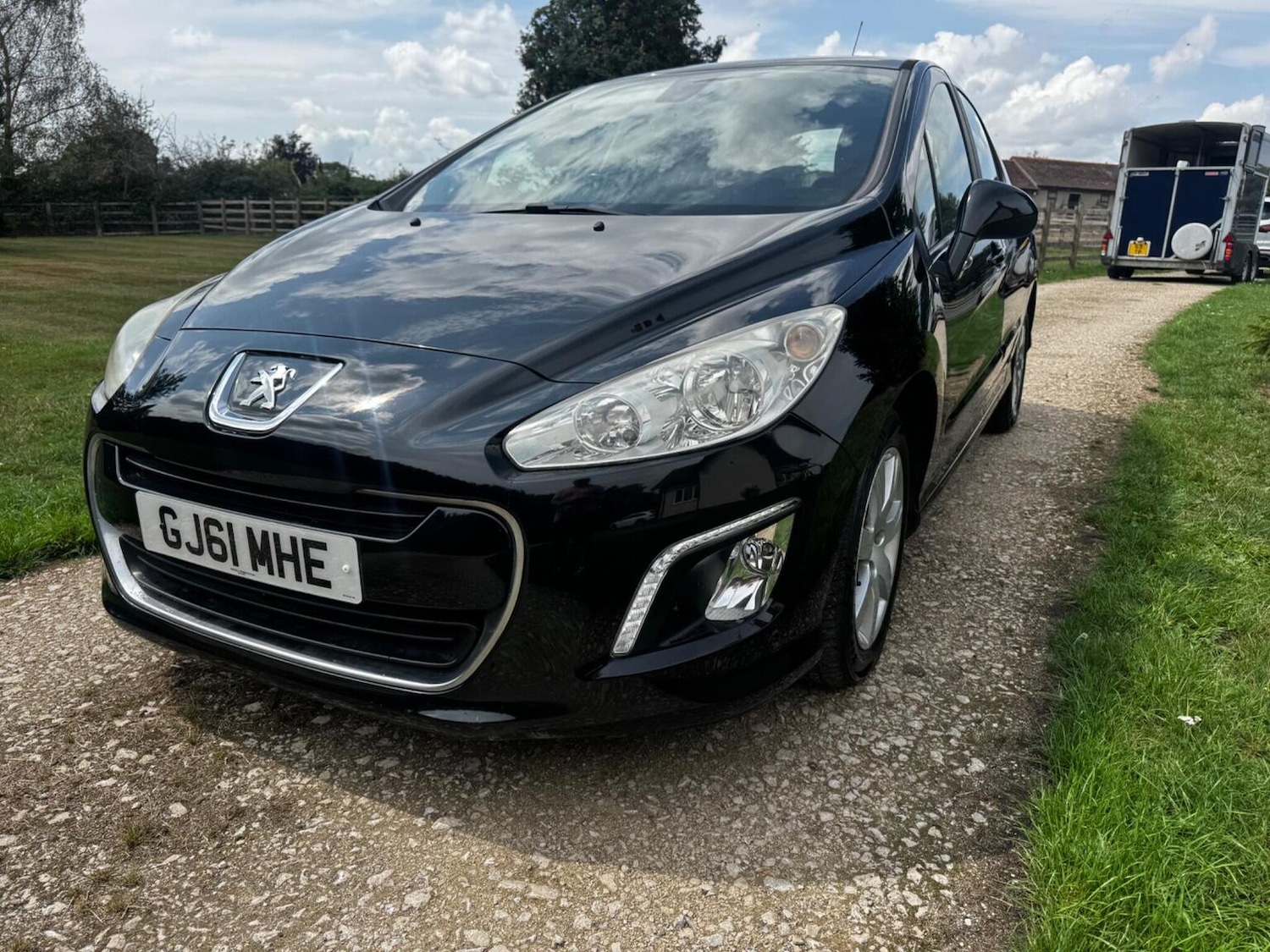 Used Peugeot 308 2011 for sale - 76355925: Photo 2