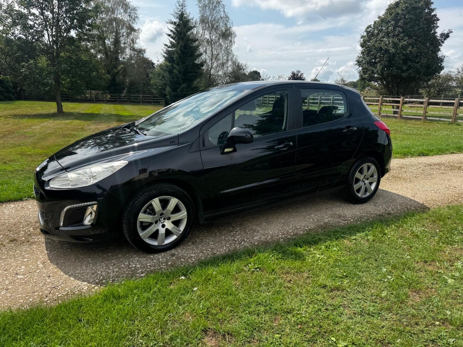 Used Peugeot 308 2011 for sale - 76355925: Photo 34