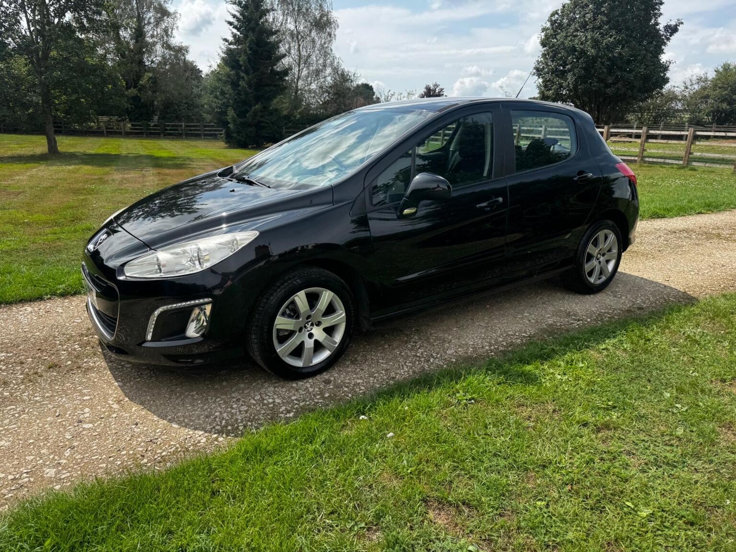 Used Peugeot 308 2011 for sale - 76355925: Photo 37