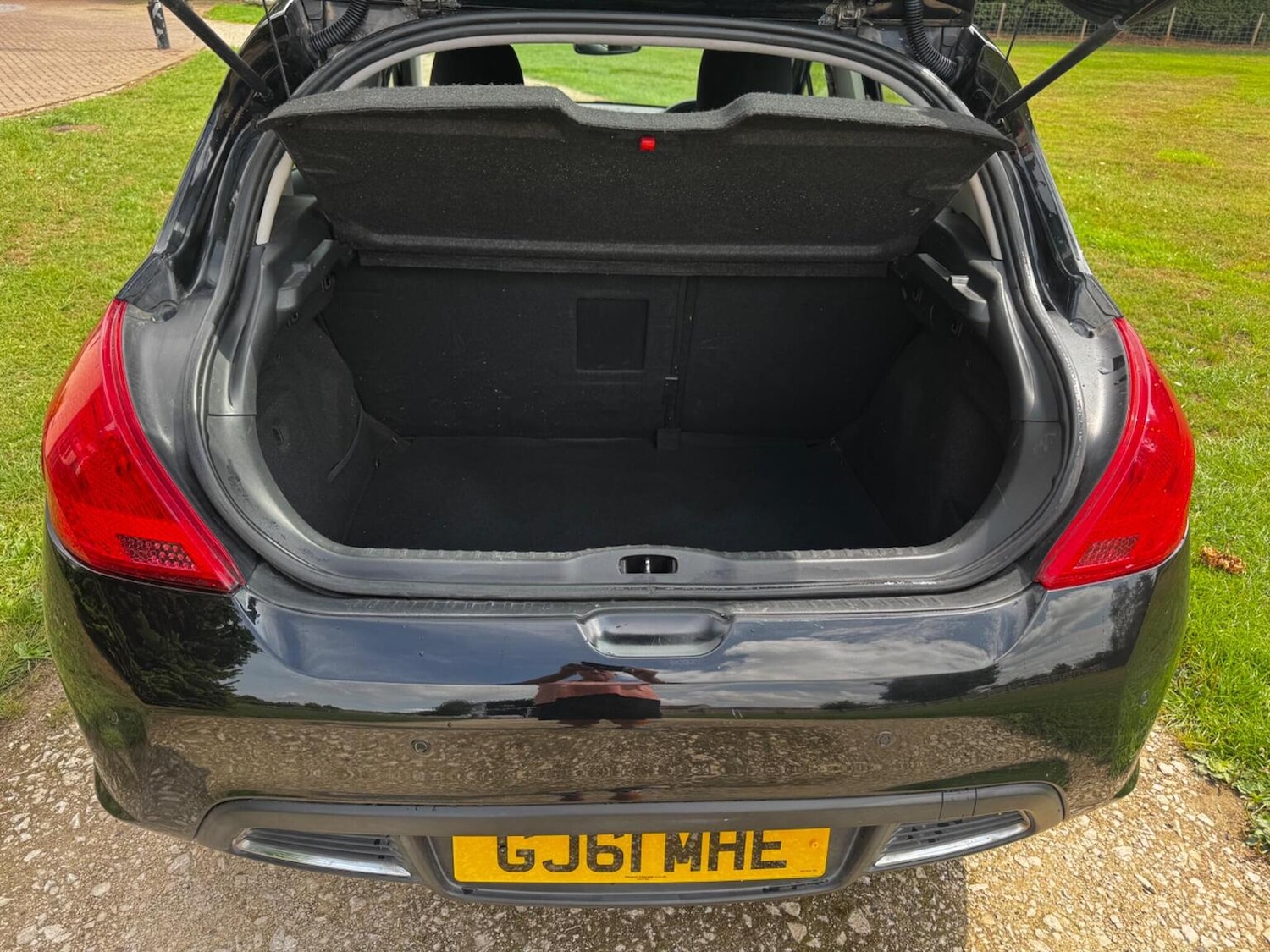 Used Peugeot 308 2011 for sale - 76355925: Photo 5