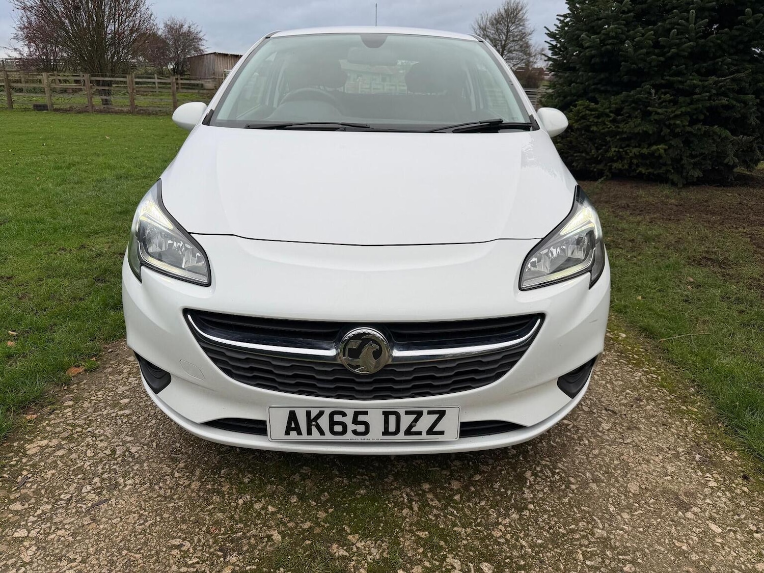 Used Vauxhall Corsa 2015 for sale - 77077111: Photo 1