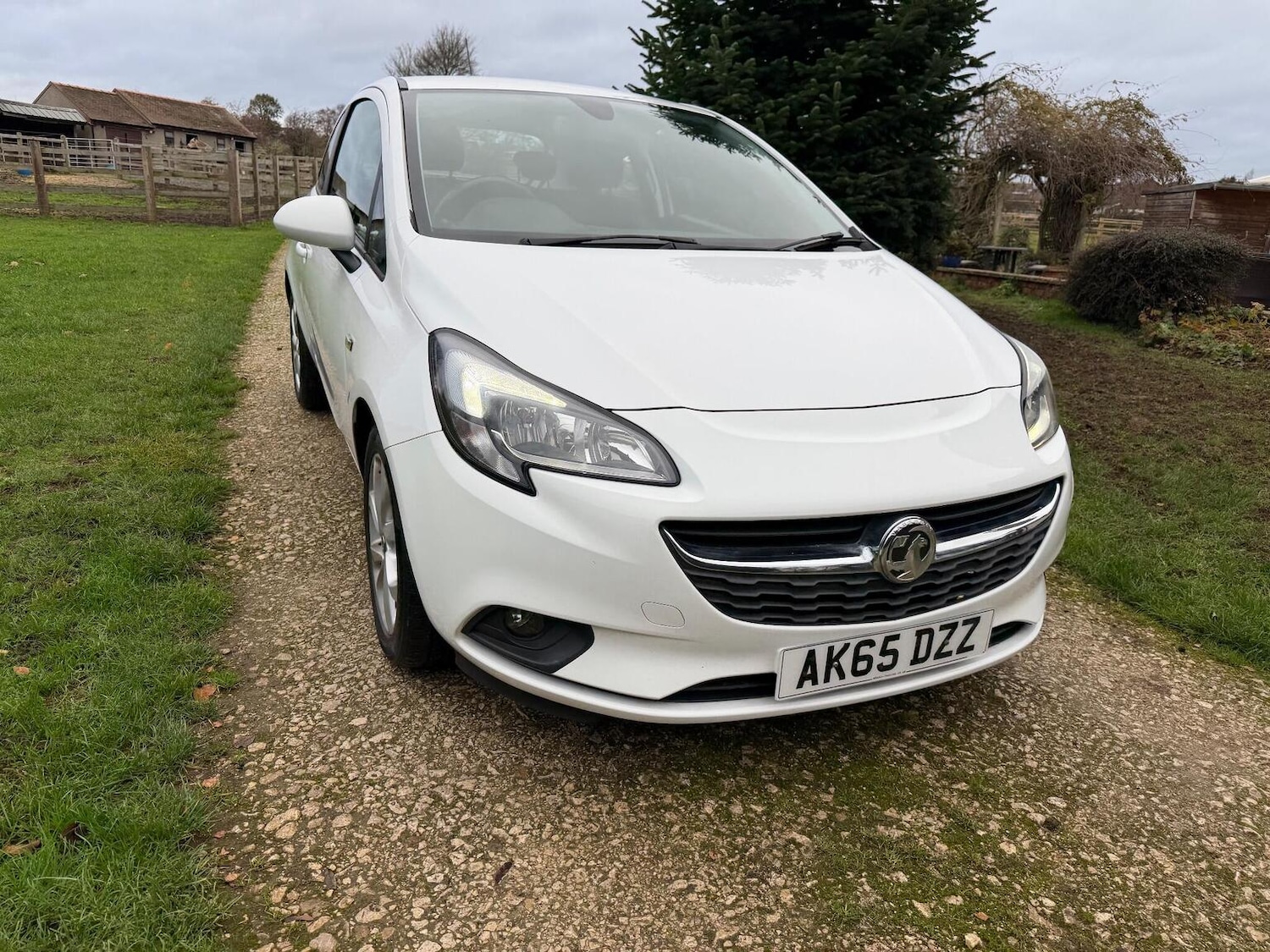 Used Vauxhall Corsa 2015 for sale - 77077111: Photo 2
