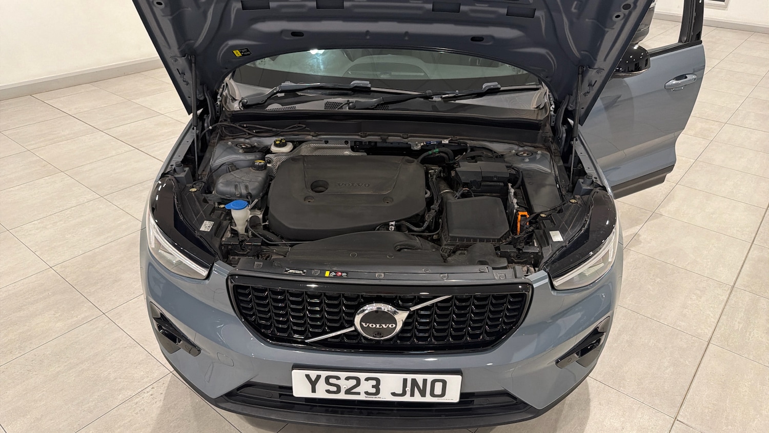 Used Volvo XC40 2023 for sale - 76464332: Photo 8