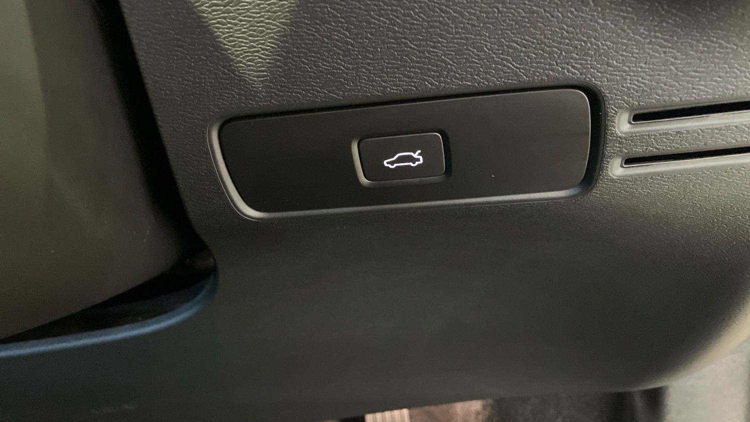 Used Volvo XC40 2022 for sale - 77432469: Photo 35