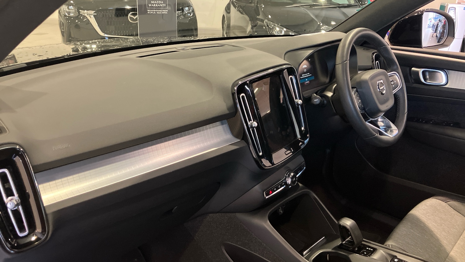 Used Volvo XC40 2022 for sale - 77432469: Photo 9