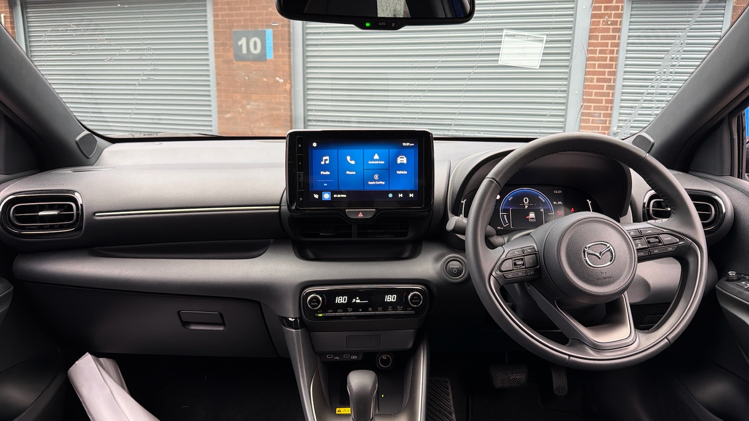 Used Mazda Mazda2 HYBRID 2025 for sale - 76877351: Photo 10