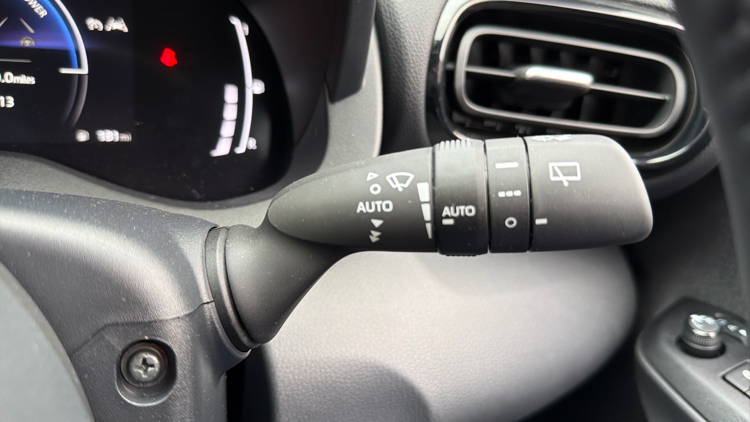 Used Mazda Mazda2 HYBRID 2025 for sale - 76877351: Photo 24