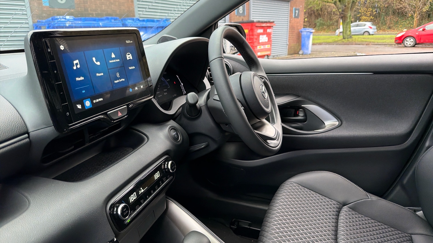 Used Mazda Mazda2 HYBRID 2025 for sale - 76877351: Photo 9