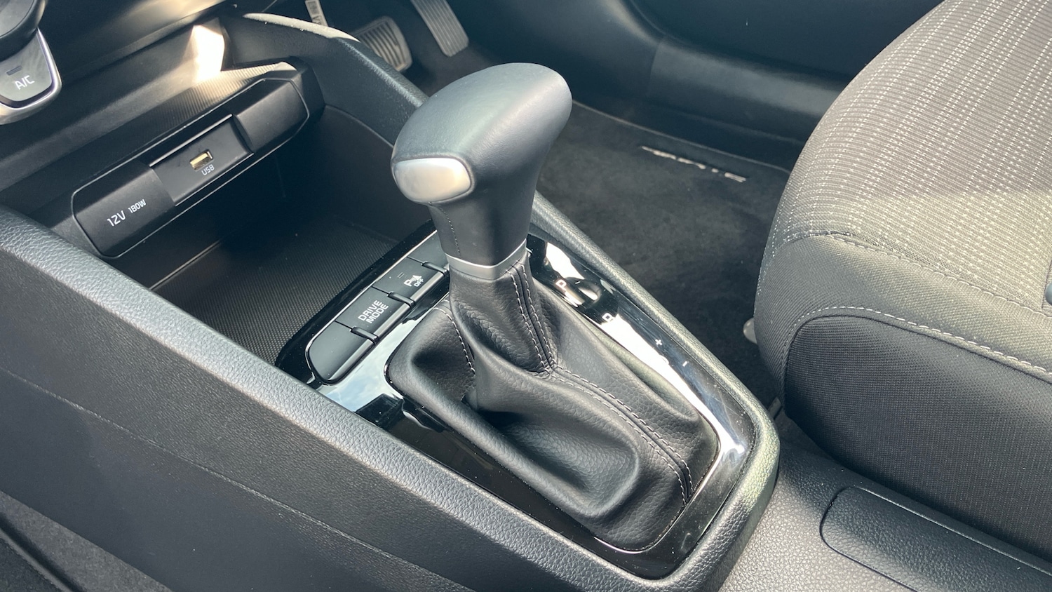 Used Kia Stonic 2023 for sale - 78179492: Photo 13