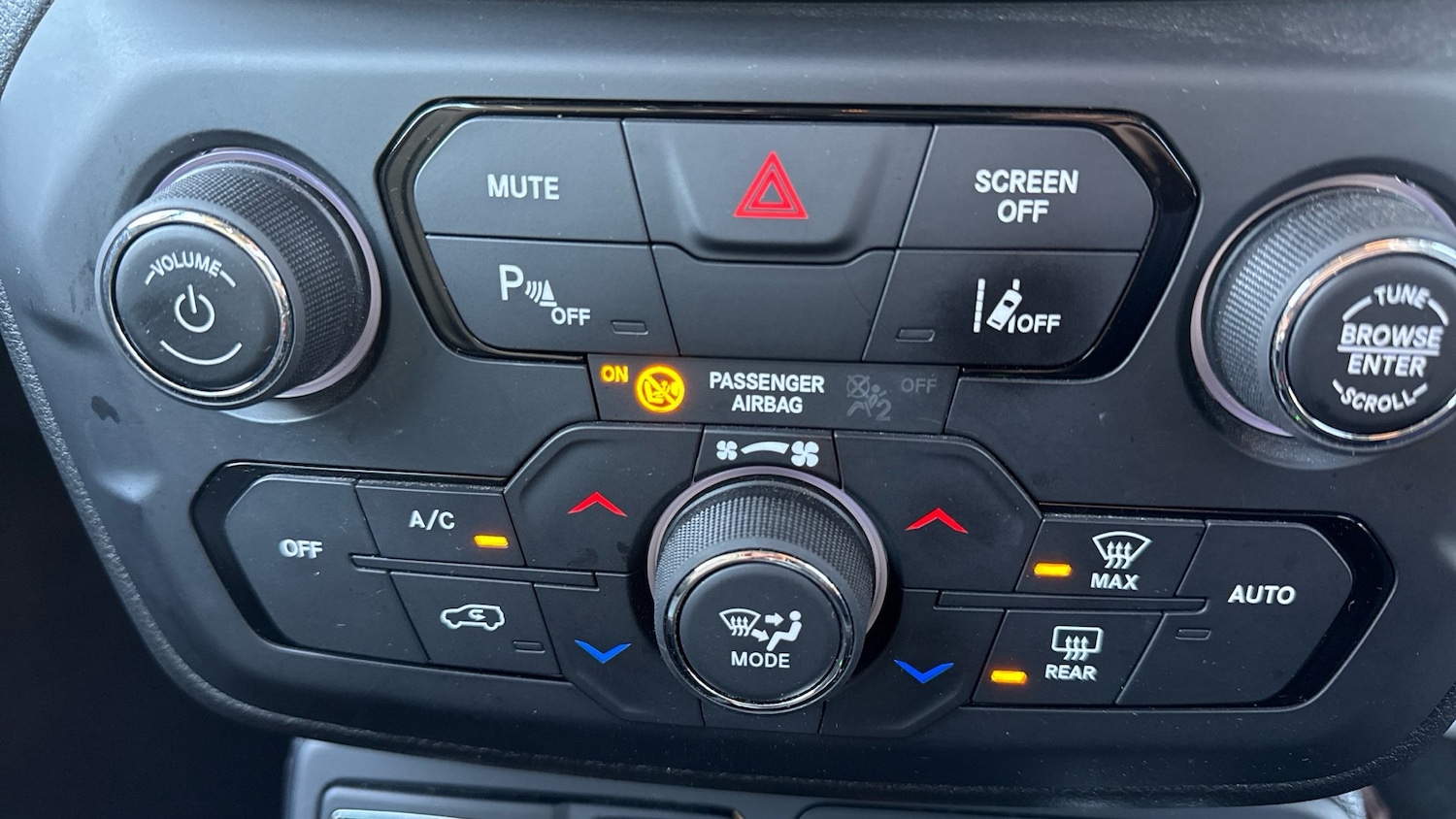 Used Jeep Renegade 2021 for sale - 76611125: Photo 22