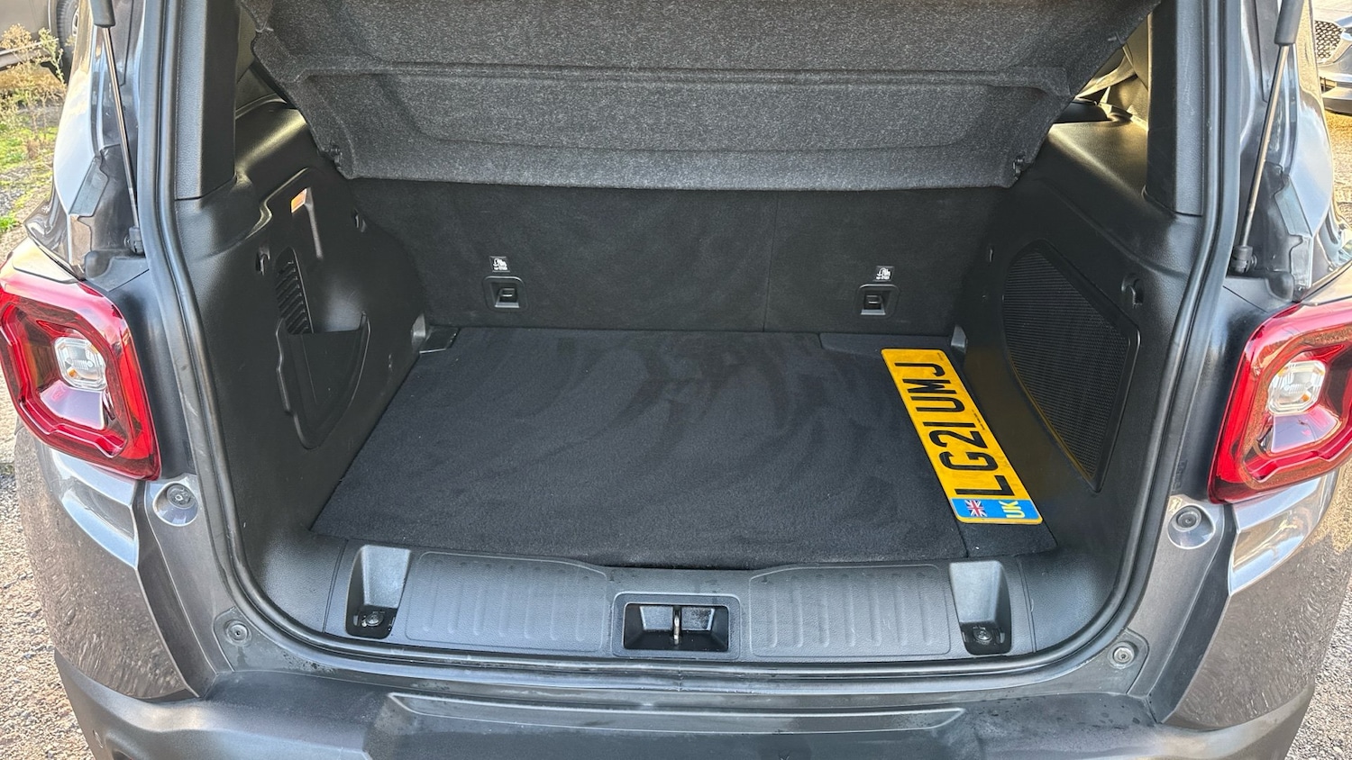 Used Jeep Renegade 2021 for sale - 76611125: Photo 4