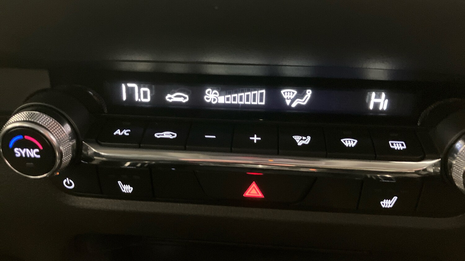 Used Mazda CX-30 2024 for sale - 77802240: Photo 32