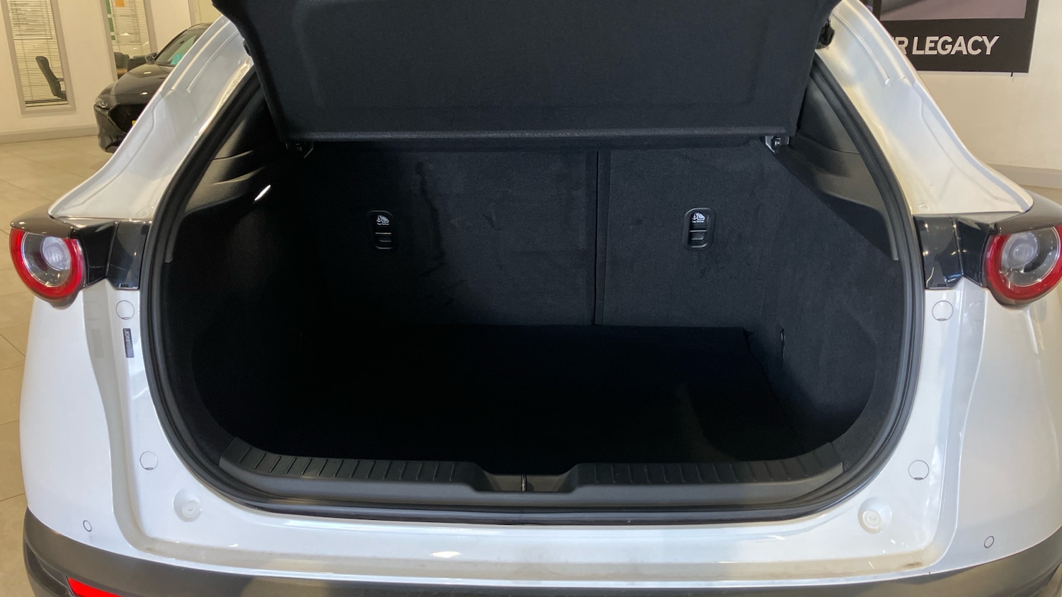 Used Mazda CX-30 2024 for sale - 77802240: Photo 4