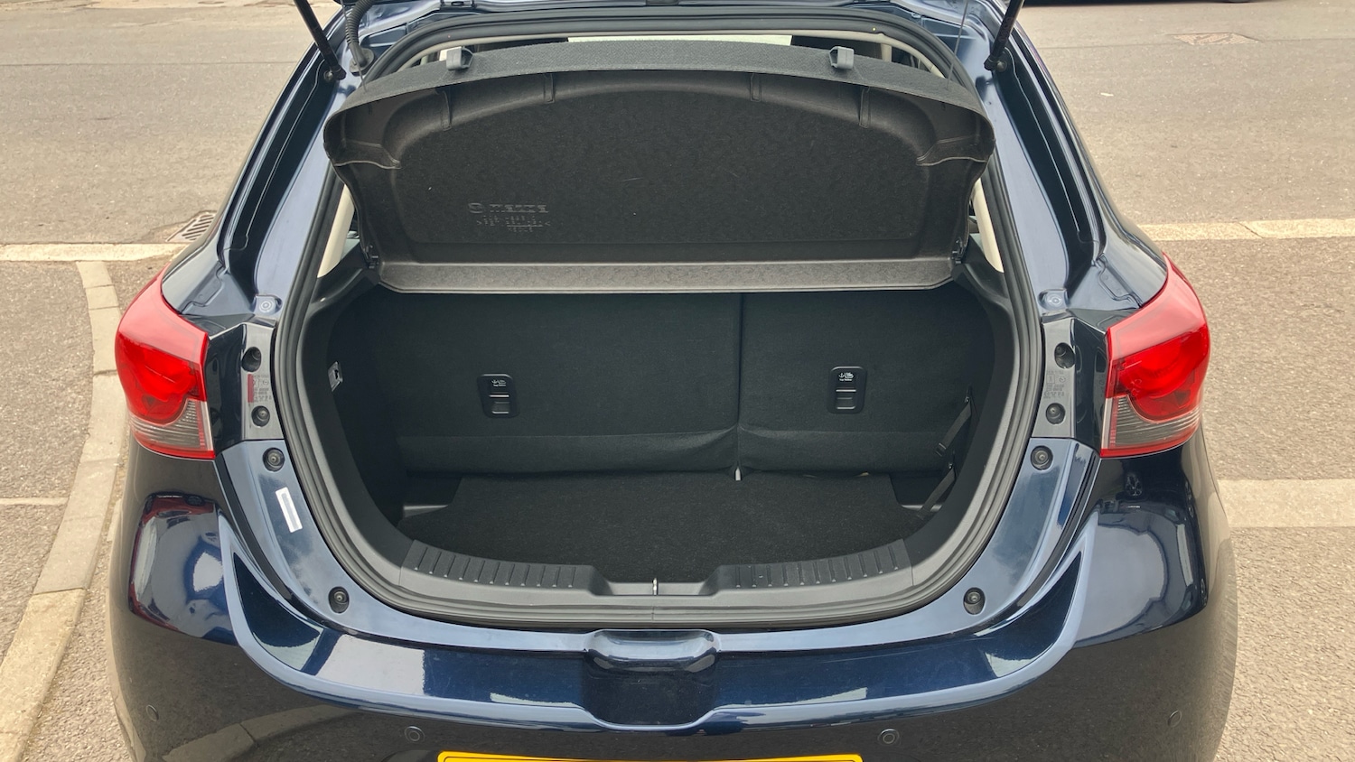 Used Mazda Mazda2 2023 for sale - 78105411: Photo 4