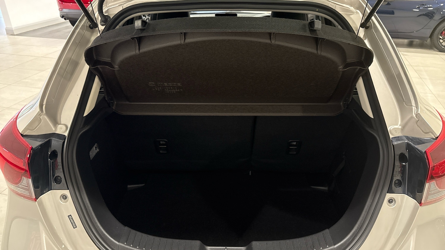 Used Mazda Mazda2 2024 for sale - 76766861: Photo 4