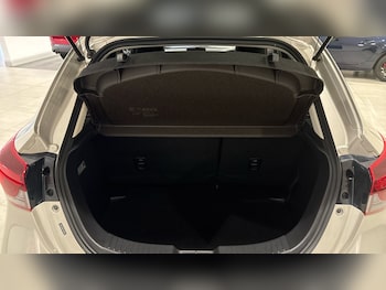 Used Mazda Mazda2 2024 for sale - 76766861: Photo