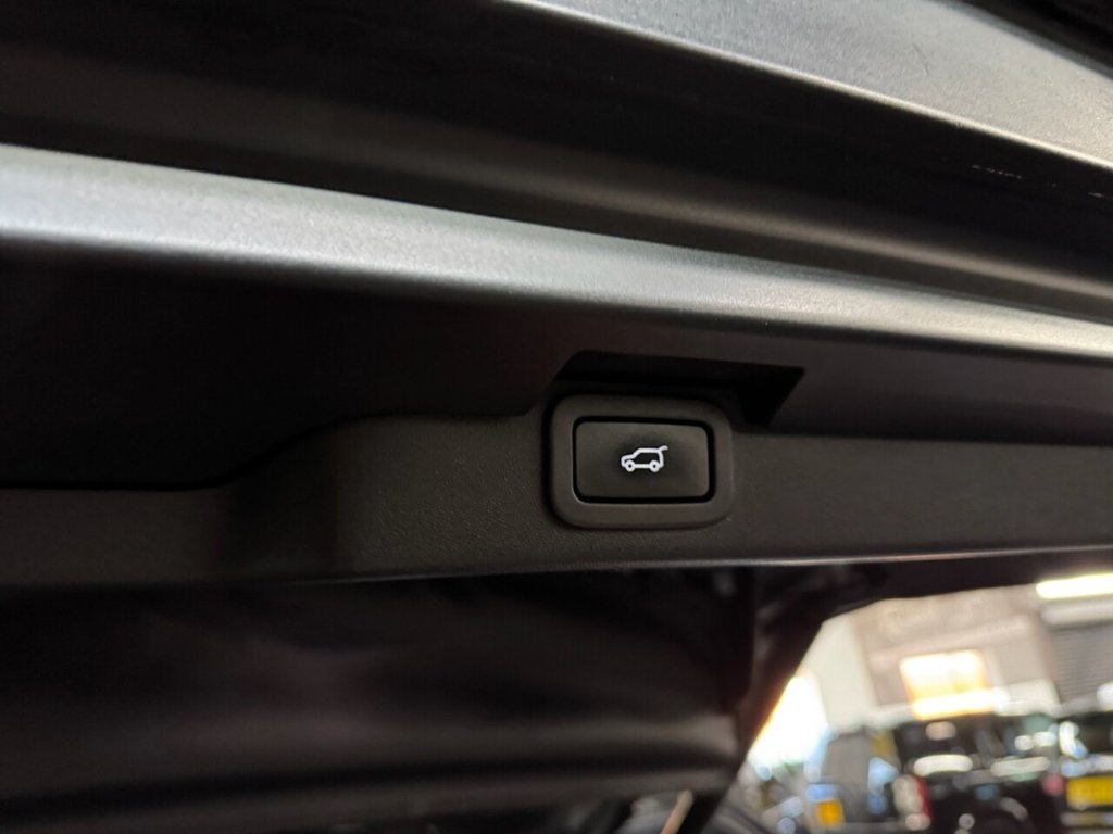 Used Land Rover Discovery 2017 for sale - 76396432: Photo 29