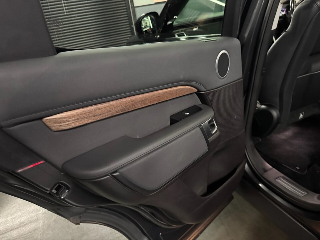 Used Land Rover Discovery 2019 for sale - 76496501: Photo 32