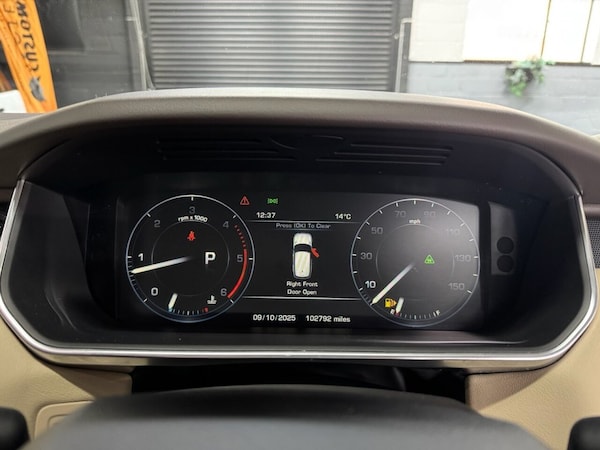 Used Land Rover Range Rover Sport 2015 for sale - 76223860: Photo 26