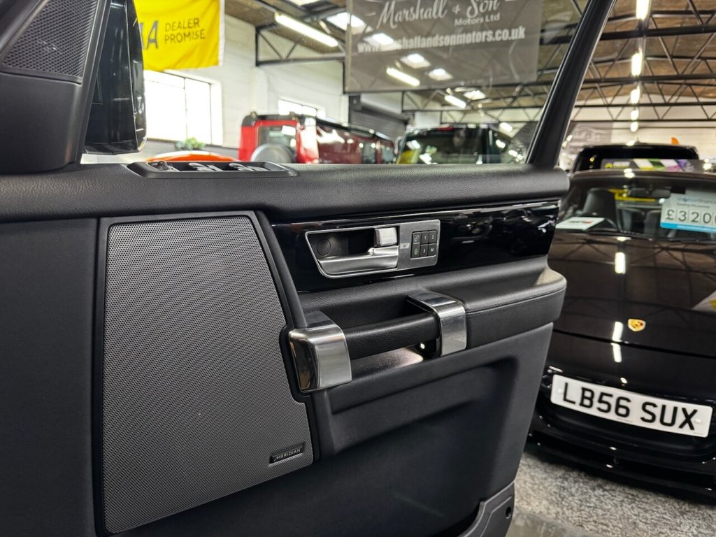 Used Land Rover Discovery 2014 for sale - 78110749: Photo 15