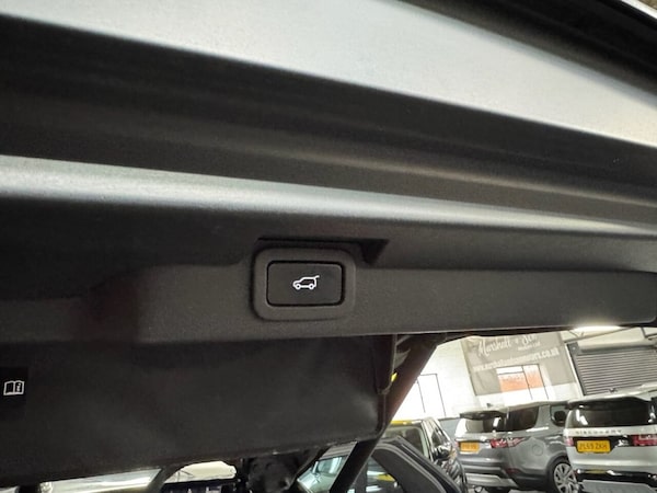 Used Land Rover Discovery 5 2018 for sale - 75675875: Photo 29