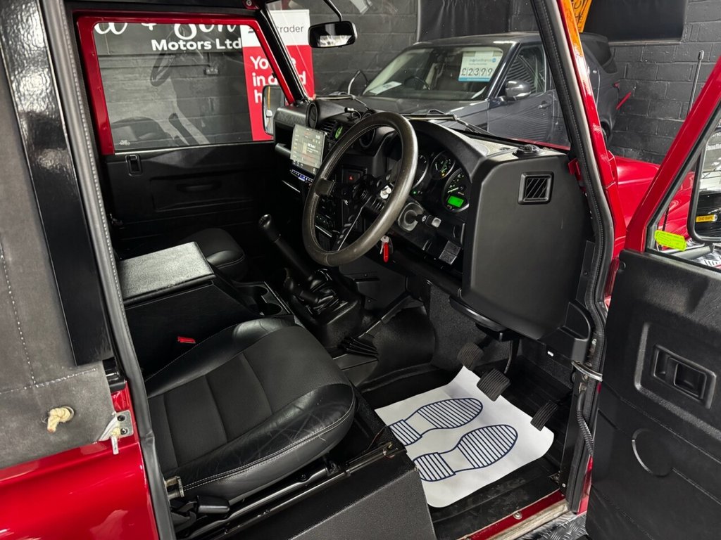 Used Land Rover Defender 90 2013 for sale - 77967611: Photo 16