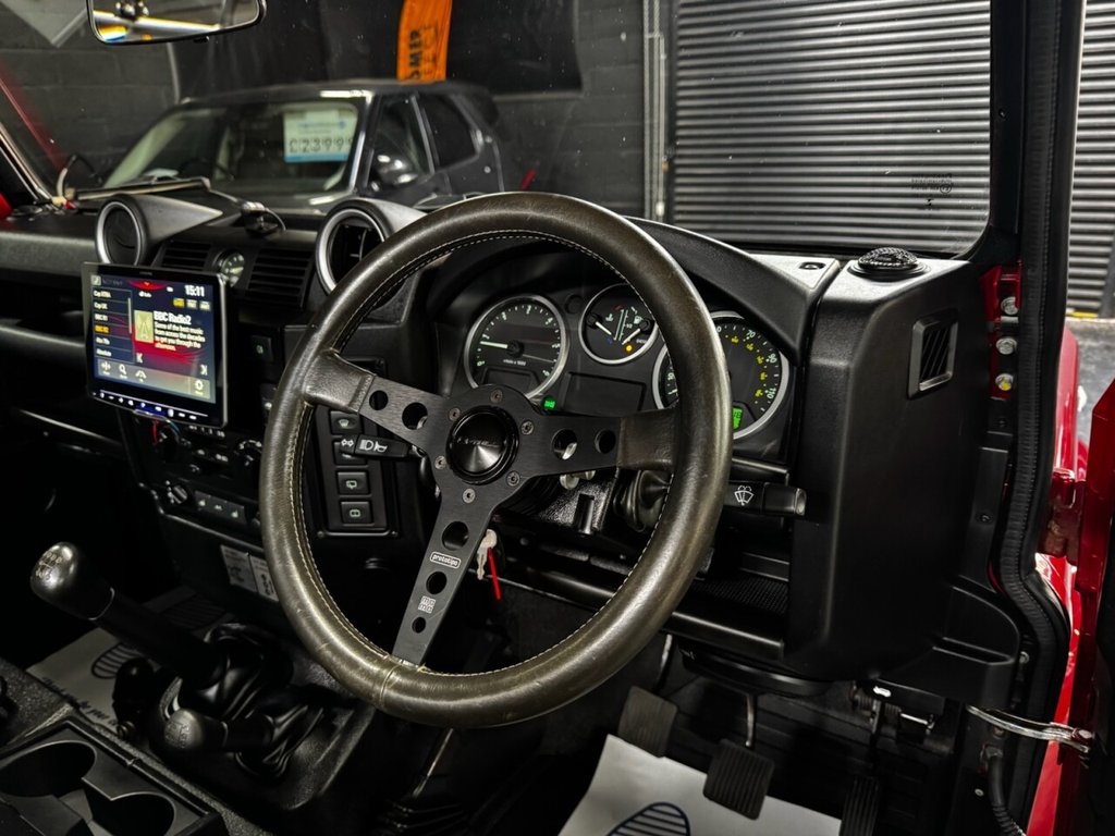 Used Land Rover Defender 90 2013 for sale - 77967611: Photo 25