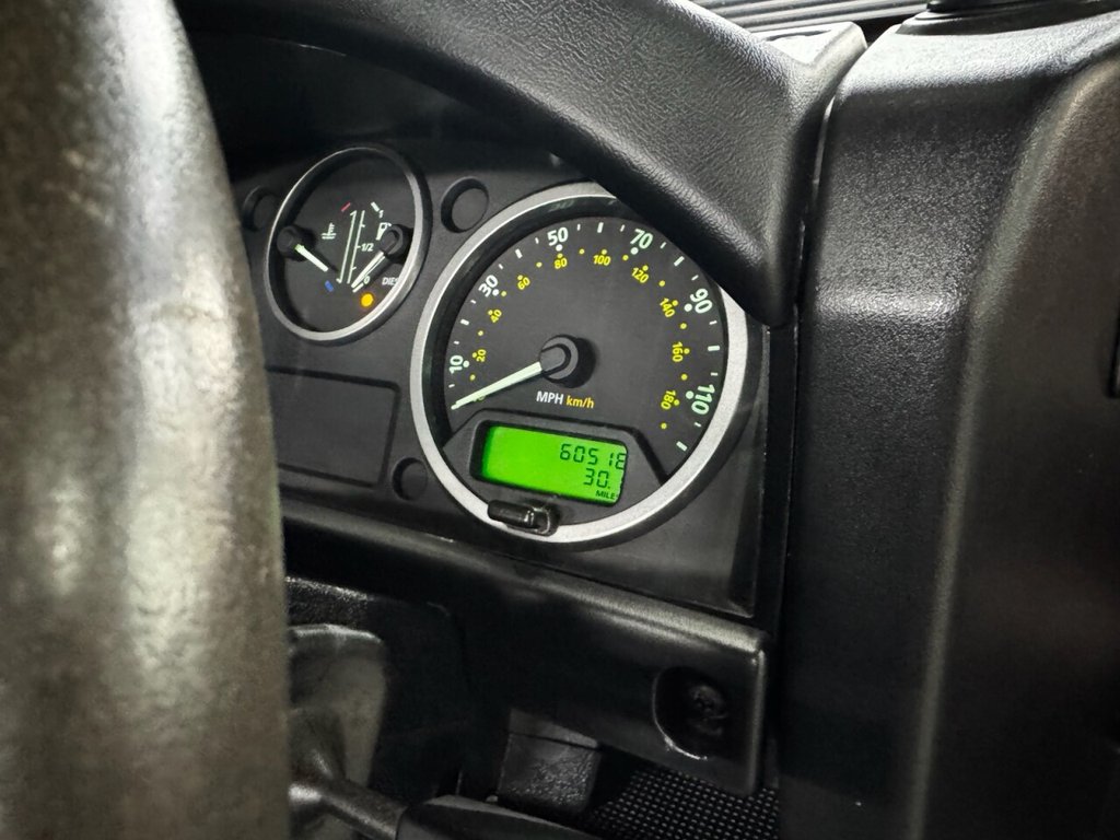 Used Land Rover Defender 90 2013 for sale - 77967611: Photo 26