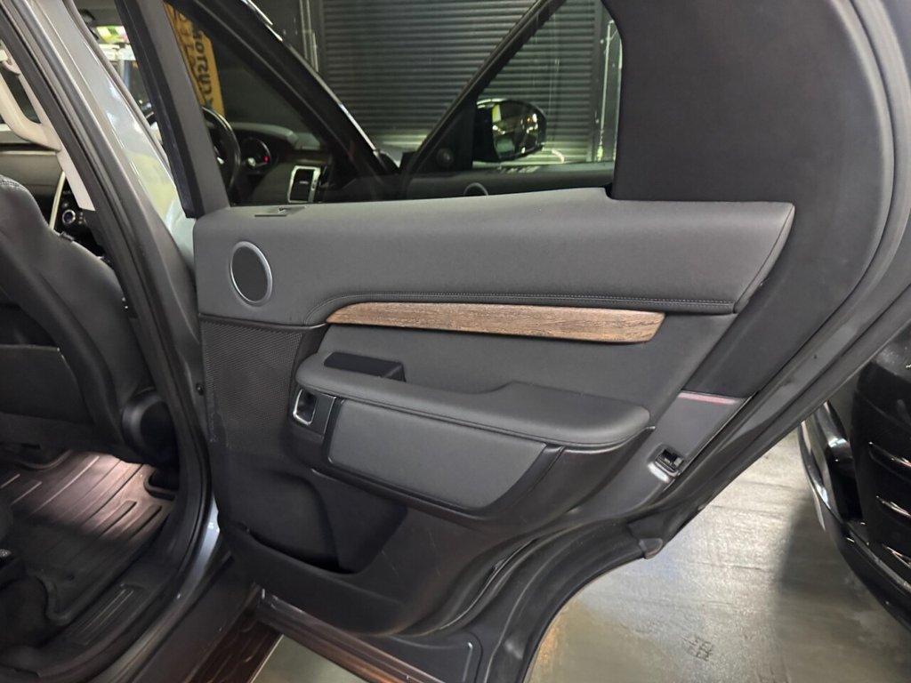 Used Land Rover Discovery 2017 for sale - 76367957: Photo 32