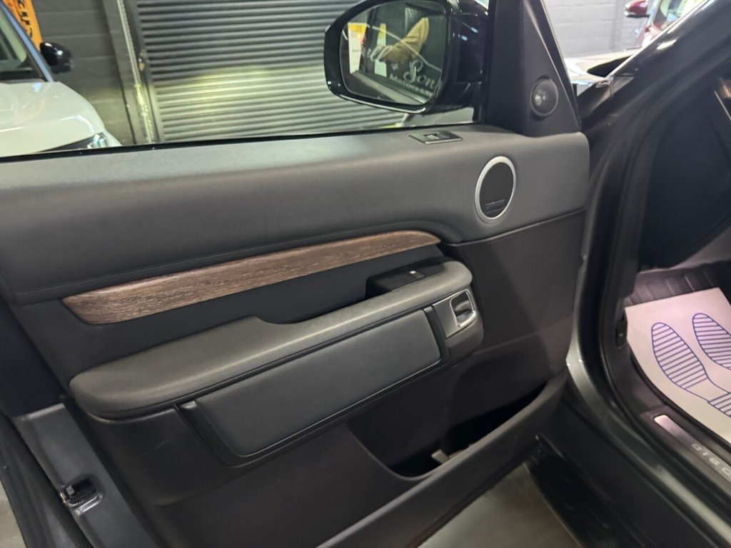 Used Land Rover Discovery 2017 for sale - 76367957: Photo 40