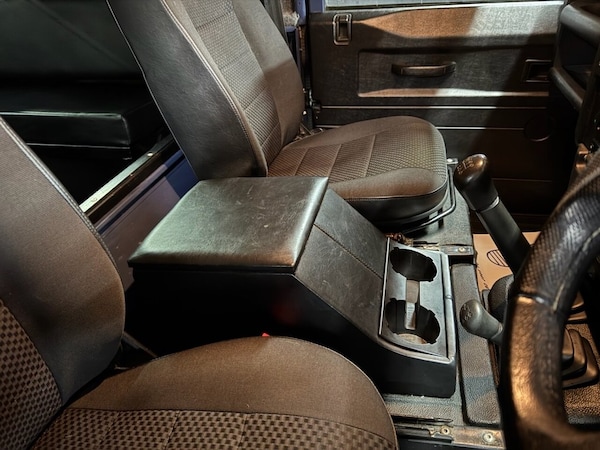 Used Land Rover Defender 90 2013 for sale - 73632018: Photo 22