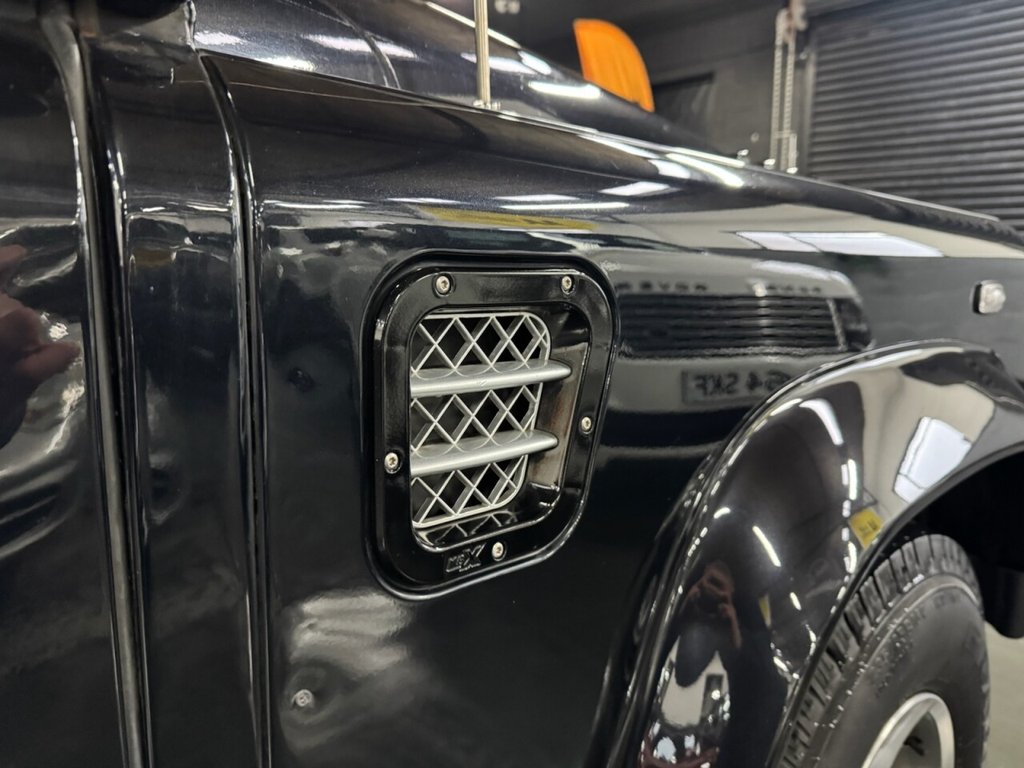 Used Land Rover Defender 90 2011 for sale - 77212819: Photo 14