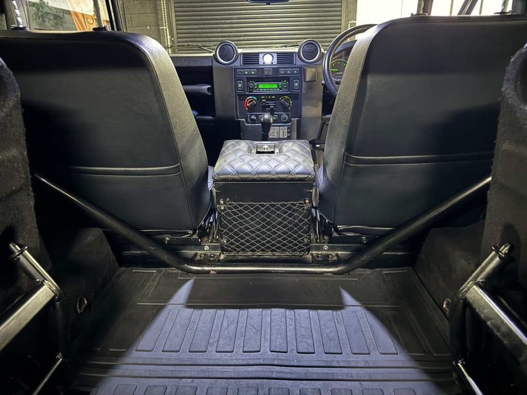 Used Land Rover Defender 90 2011 for sale - 77212819: Photo 24