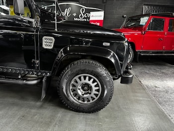 Used Land Rover Defender 110 2011 for sale - 78458234: Photo