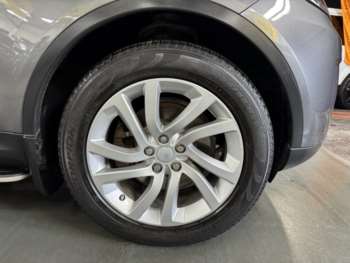 Used Land Rover Discovery 5 2017 for sale - 74796224: Photo