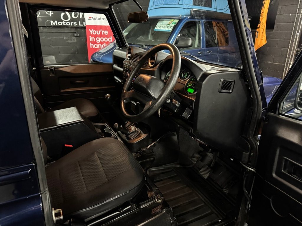 Used Land Rover Defender 90 2013 for sale - 76724924: Photo 17