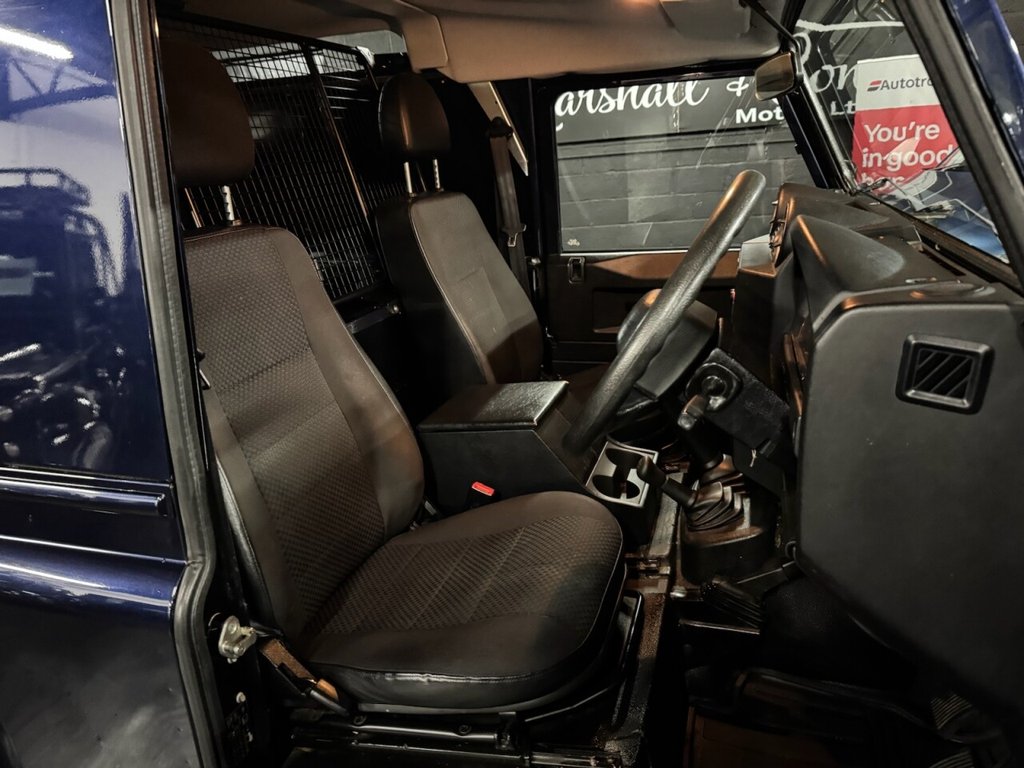 Used Land Rover Defender 90 2013 for sale - 76724924: Photo 19