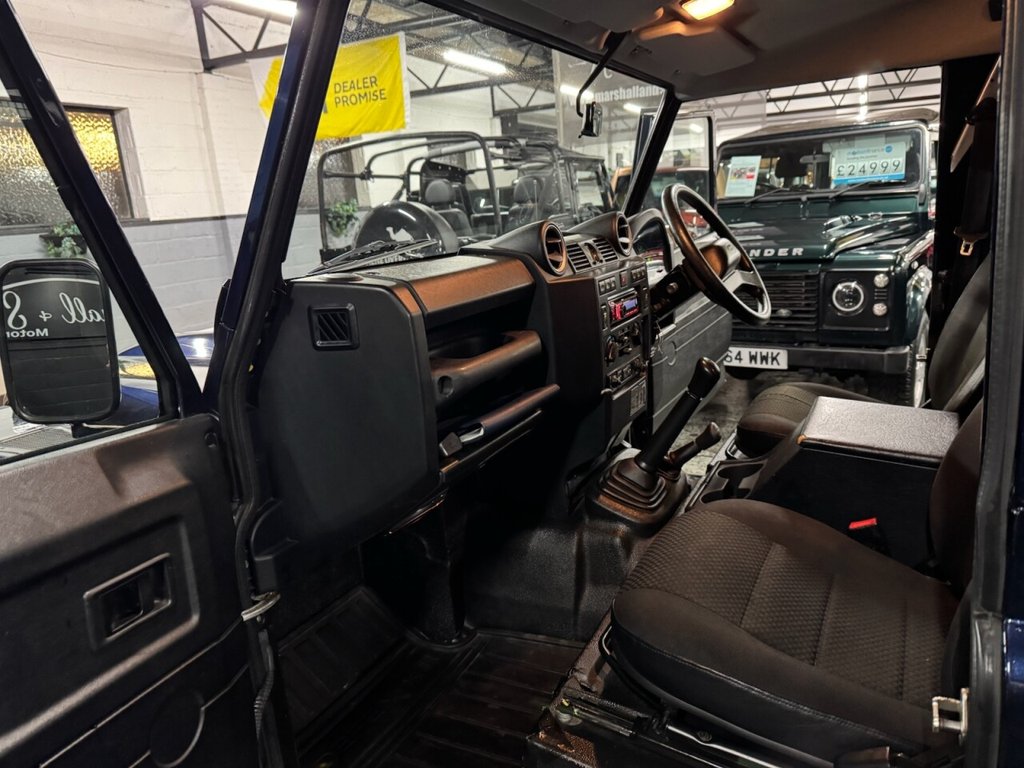 Used Land Rover Defender 90 2013 for sale - 76724924: Photo 25