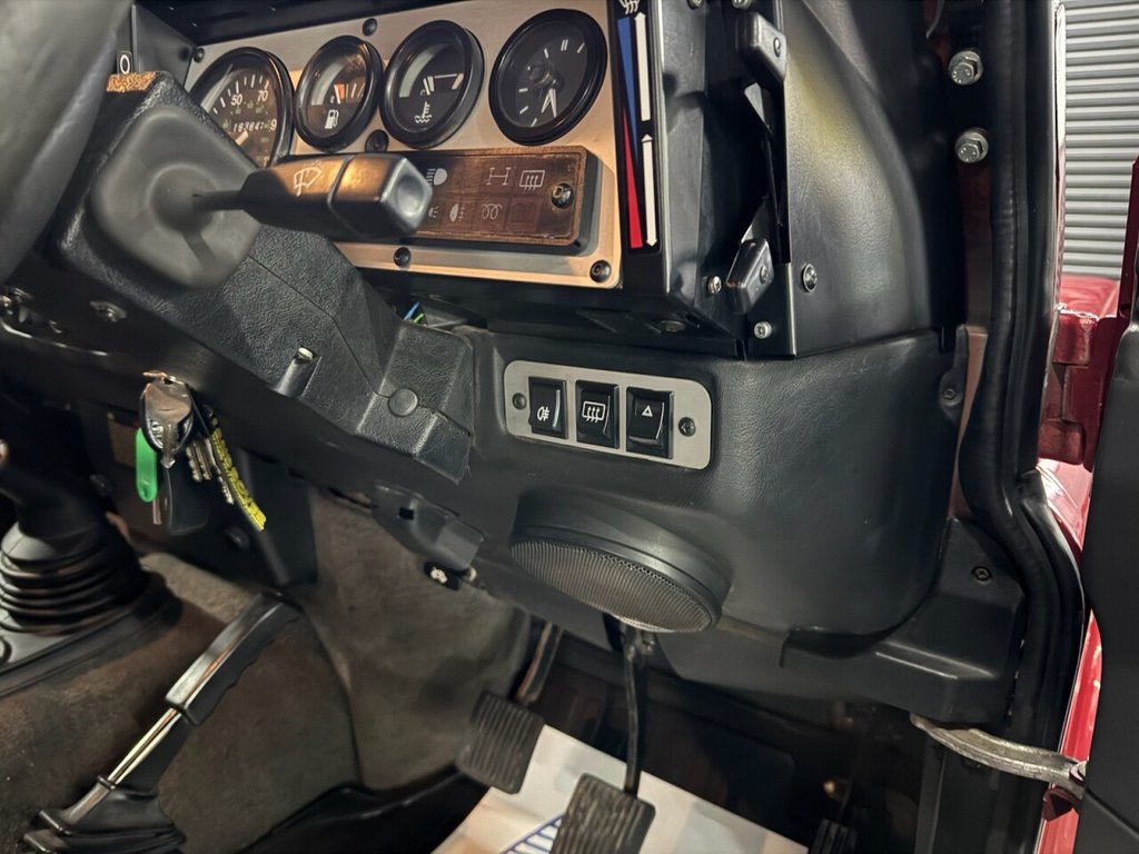 Used Land Rover Defender 90 1996 for sale - 77733978: Photo 25