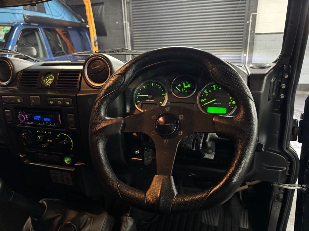 Used Land Rover Defender 2010 for sale - 76547033: Photo 21