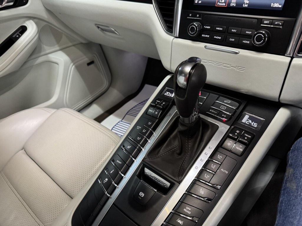 Used Porsche Macan 2016 for sale - 77188807: Photo 24