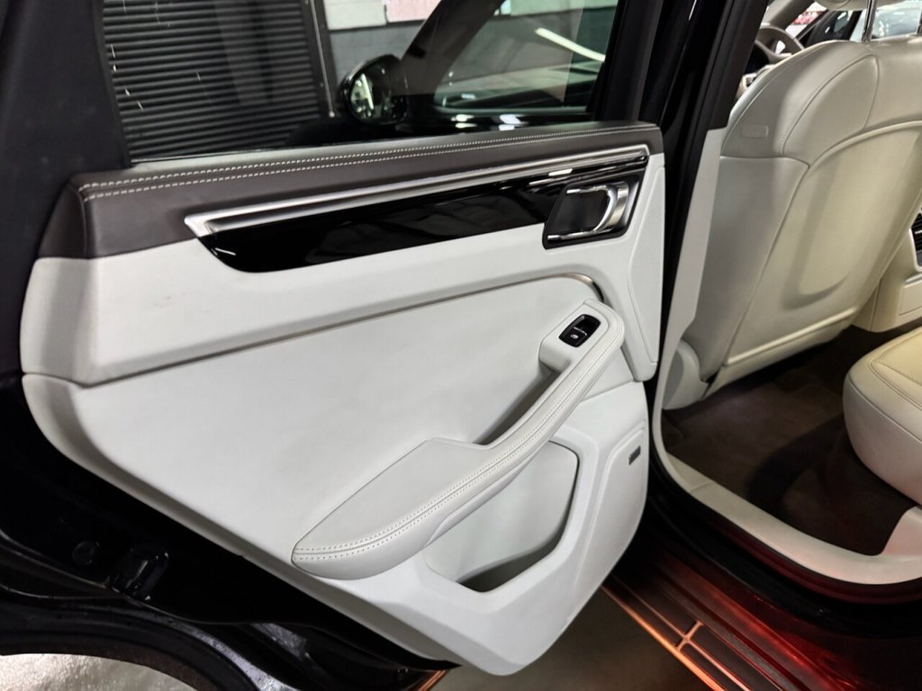 Used Porsche Macan 2016 for sale - 77188807: Photo 31