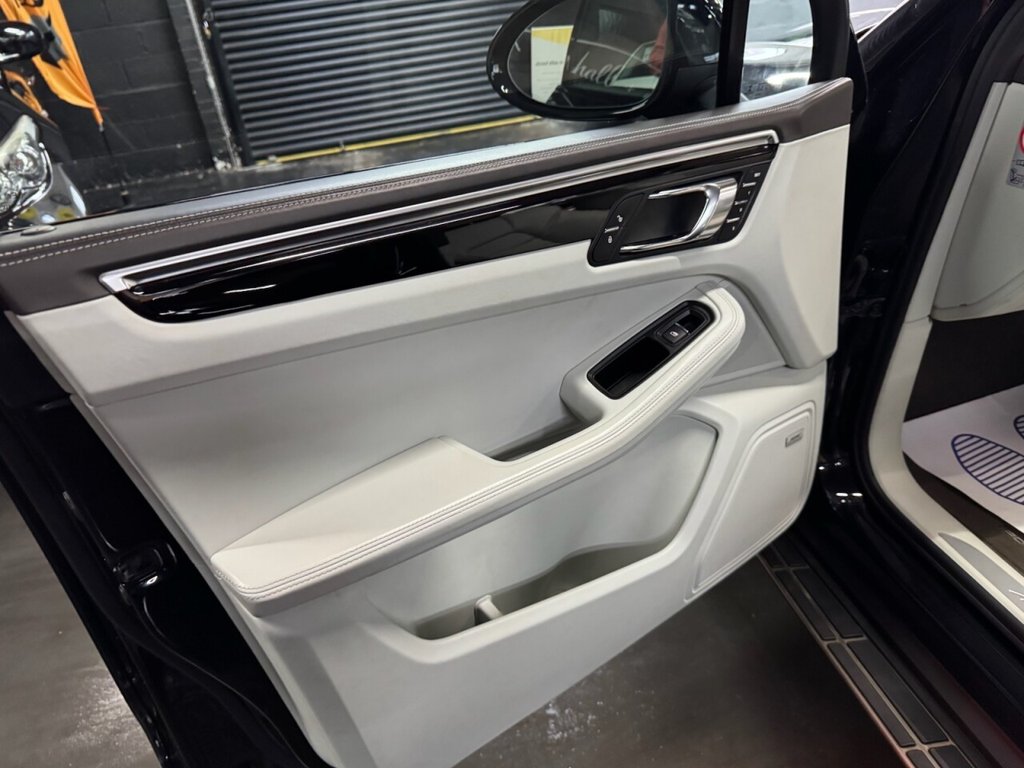 Used Porsche Macan 2016 for sale - 77188807: Photo 34