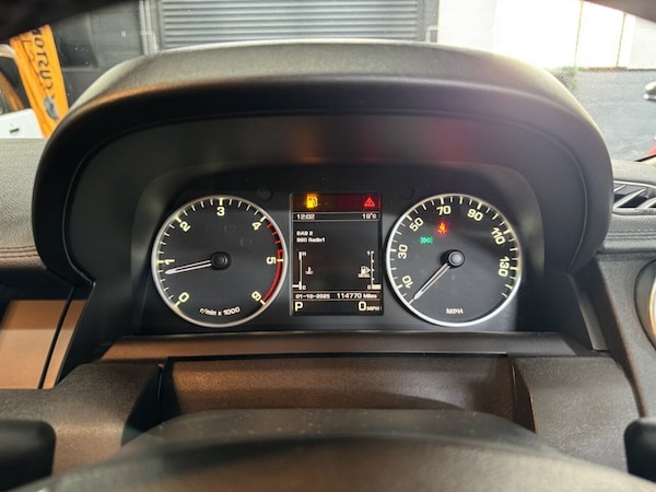 Used Land Rover Discovery 2015 for sale - 76132297: Photo 26