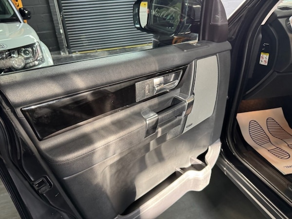 Used Land Rover Discovery 2015 for sale - 76132297: Photo 39