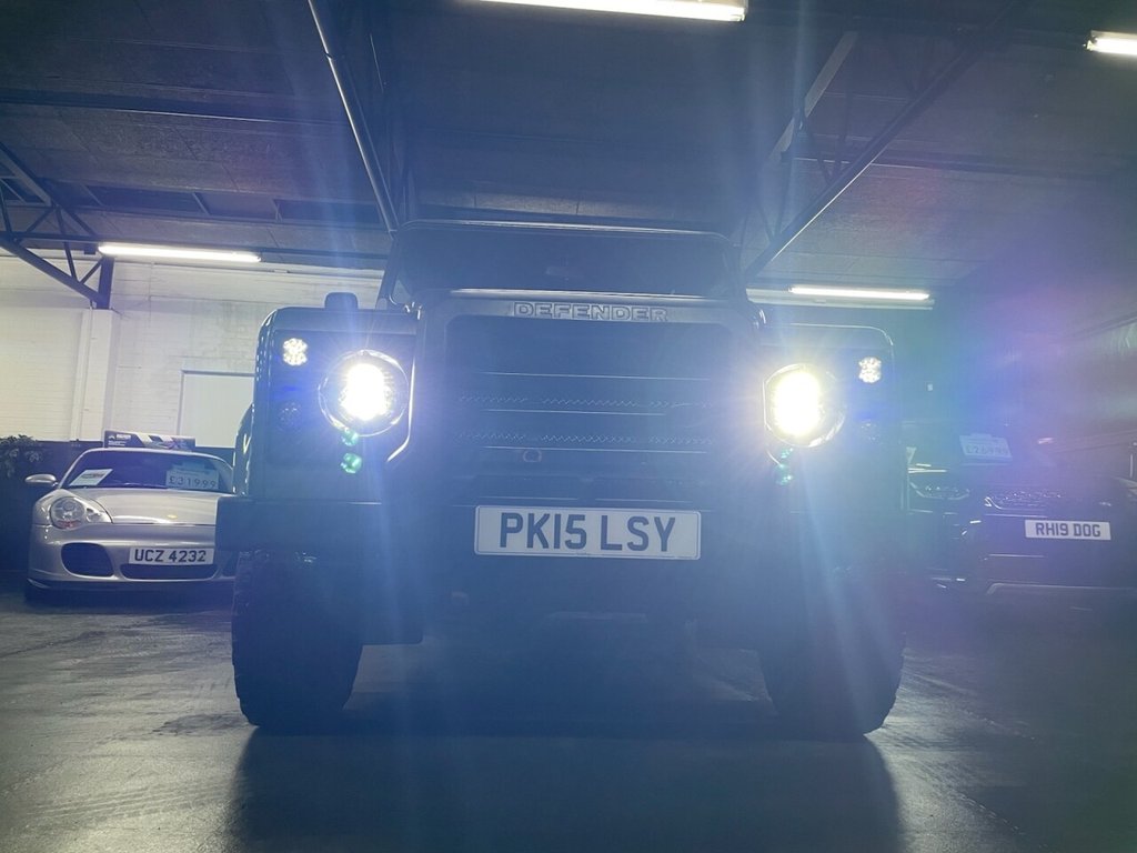 Used Land Rover Defender 110 2015 for sale - 76883736: Photo 24